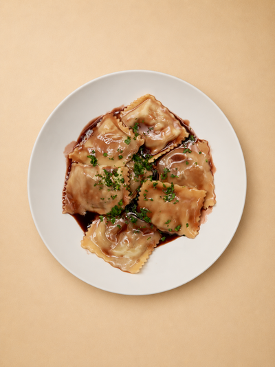 Ravioli relleno de plateada